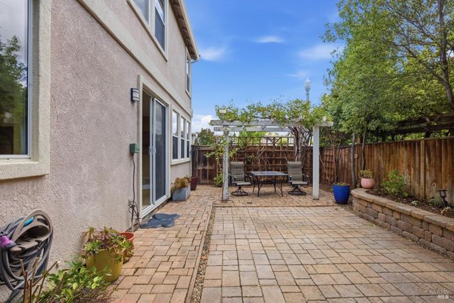 502 Clearwater Oak Ct, Fairfield, CA 94534