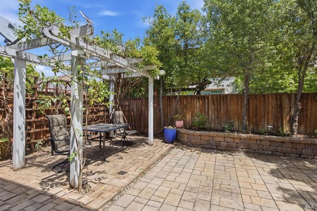 502 Clearwater Oak Ct, Fairfield, CA 94534