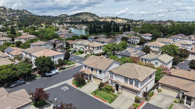 502 Clearwater Oak Ct, Fairfield, CA 94534