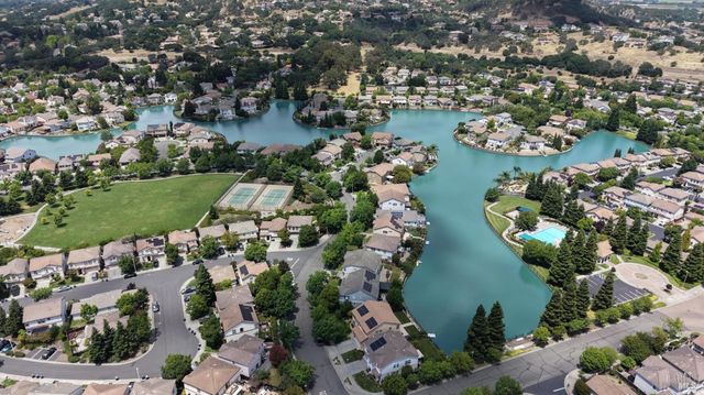 502 Clearwater Oak Ct, Fairfield, CA 94534