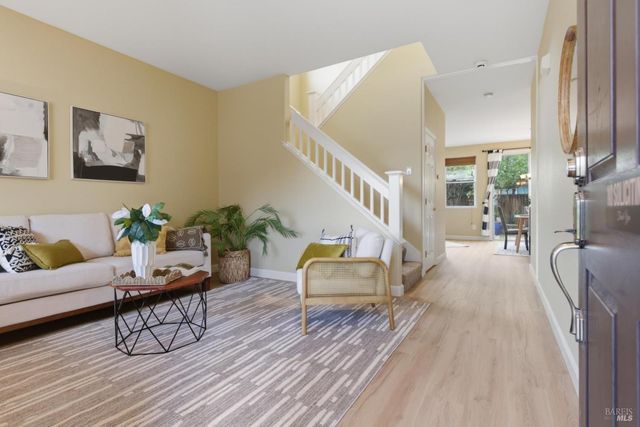 502 Clearwater Oak Ct, Fairfield, CA 94534