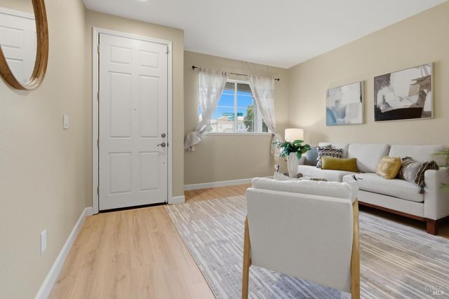 502 Clearwater Oak Ct, Fairfield, CA 94534