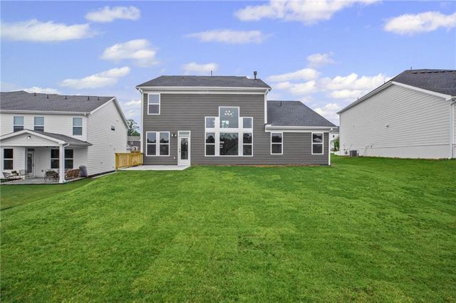 645 Crystal Lake Parkway, Hoschton, GA 30548