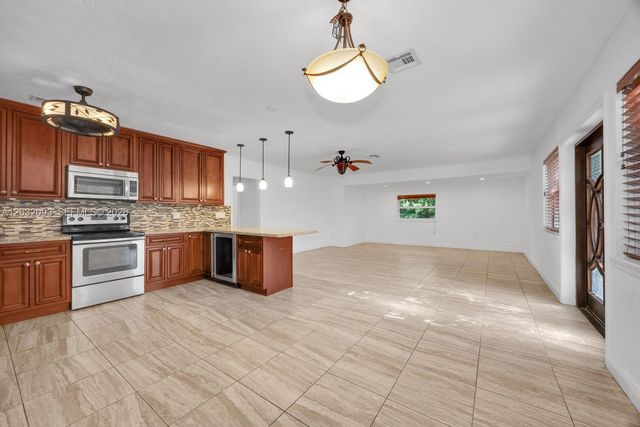 13720 SW 74th Court, Palmetto Bay, FL 33158