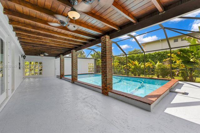13720 SW 74th Court, Palmetto Bay, FL 33158