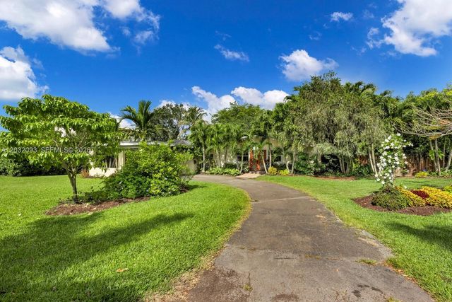 13720 SW 74th Court, Palmetto Bay, FL 33158