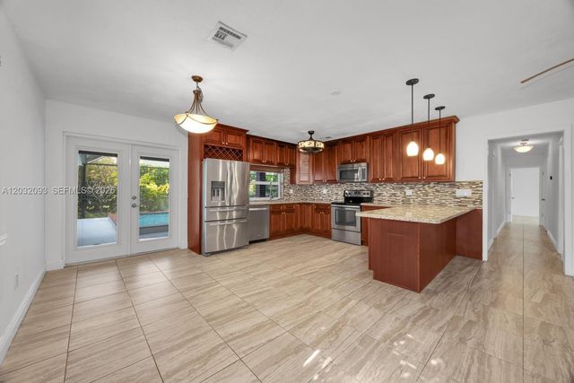13720 SW 74th Court, Palmetto Bay, FL 33158