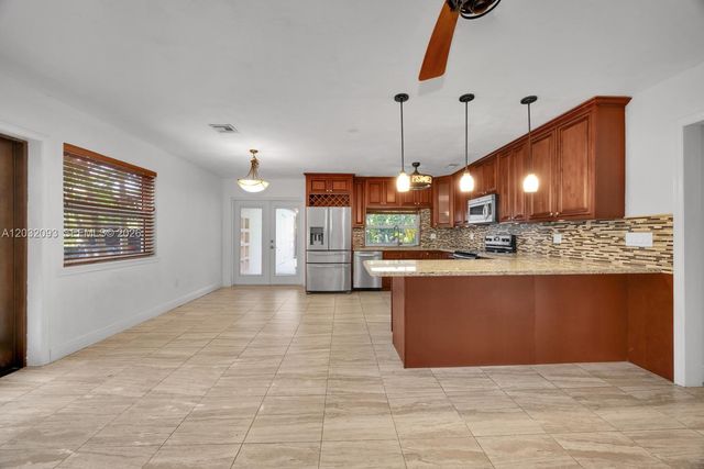 13720 SW 74th Court, Palmetto Bay, FL 33158
