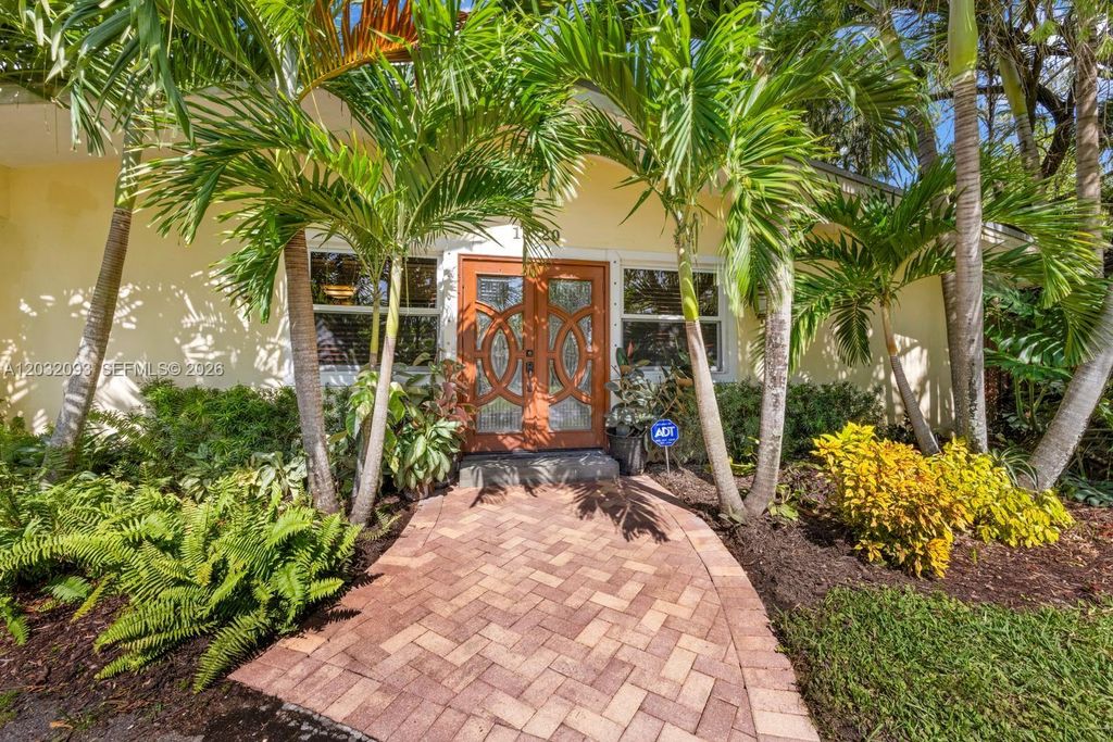 13720 SW 74th Court, Palmetto Bay, FL 33158