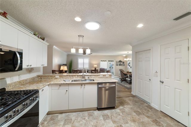 2427 SOUTHERN OAK STREET, The Villages, FL 32162