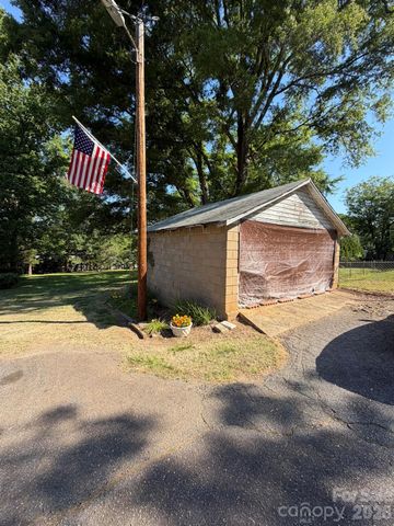3070 W Main Street, Claremont, NC 28610