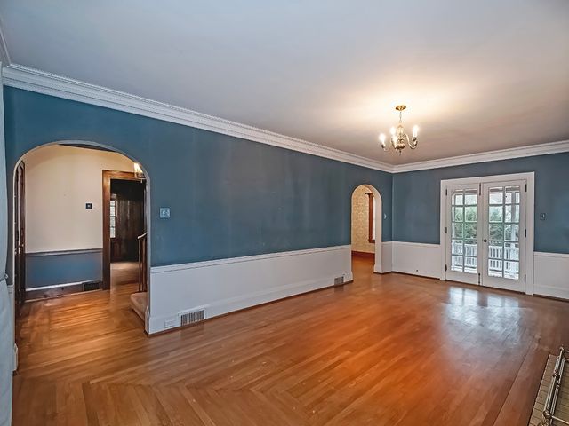 613 N Main St, City Of But Ne, PA 16001