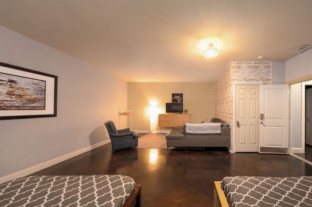 2302 E 9th ST, Austin, TX 78702