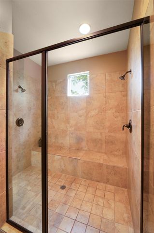 2302 E 9th ST, Austin, TX 78702