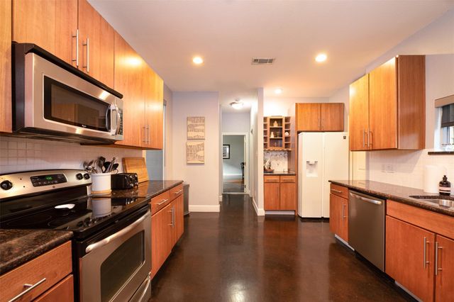 2302 E 9th ST, Austin, TX 78702