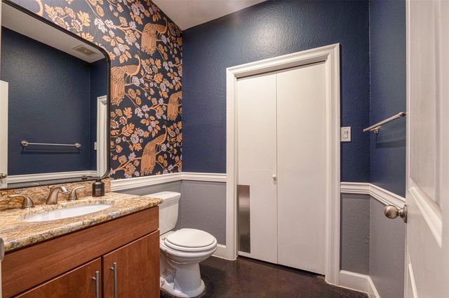 2302 E 9th ST, Austin, TX 78702