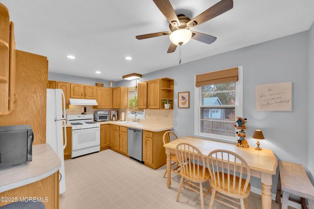 203 Lenape Trail, Brielle, NJ 08730