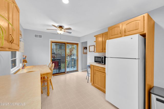 203 Lenape Trail, Brielle, NJ 08730