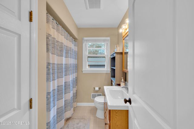 203 Lenape Trail, Brielle, NJ 08730