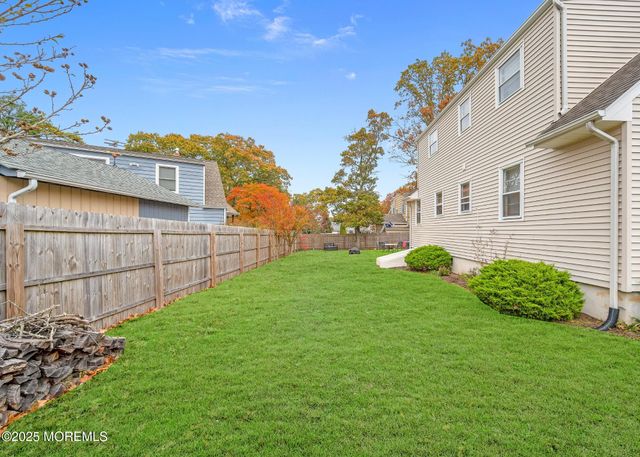 203 Lenape Trail, Brielle, NJ 08730