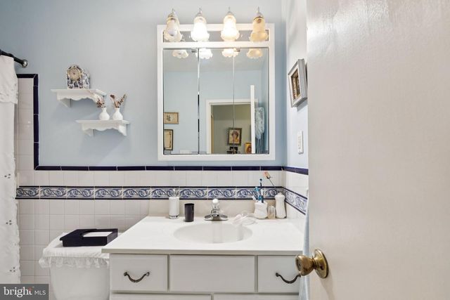 53201 DELAIRE LANDING RD #201, Philadelphia, PA 19114