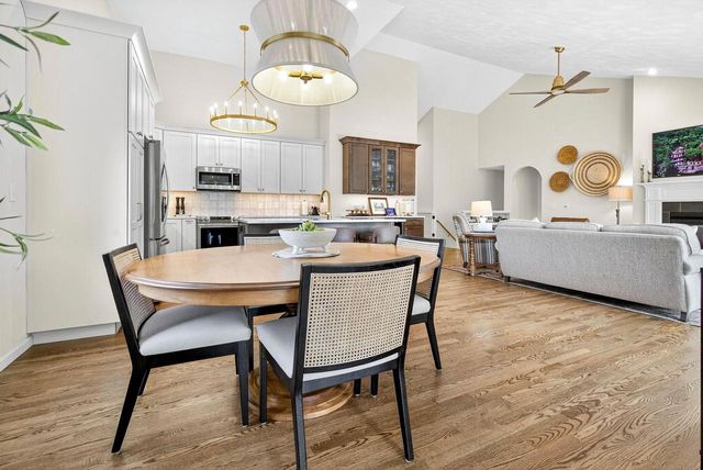 805 KENSINGTON ROAD, Neenah, WI 54956