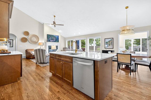 805 KENSINGTON ROAD, Neenah, WI 54956