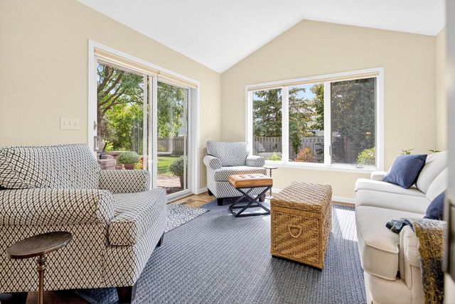 805 KENSINGTON ROAD, Neenah, WI 54956