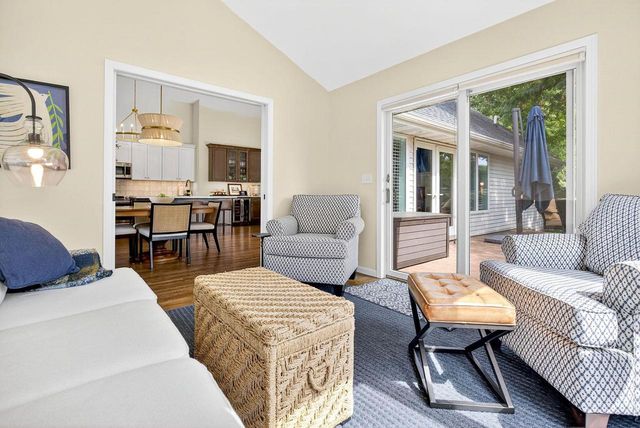 805 KENSINGTON ROAD, Neenah, WI 54956