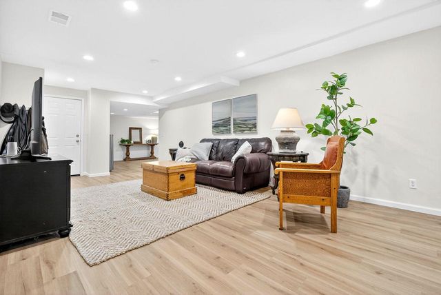 805 KENSINGTON ROAD, Neenah, WI 54956