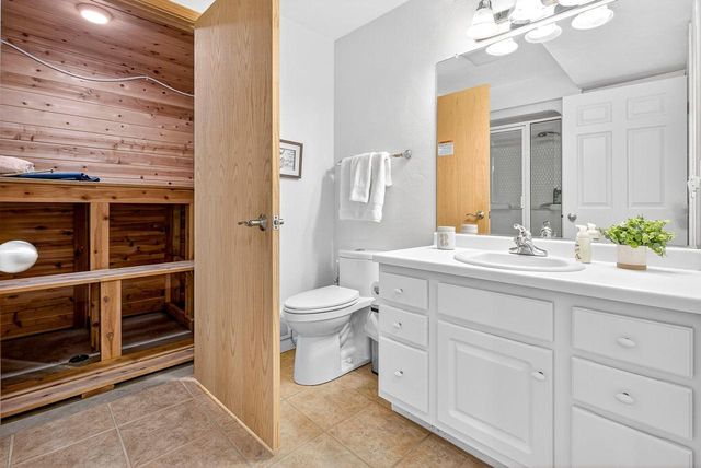 805 KENSINGTON ROAD, Neenah, WI 54956