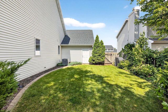 805 KENSINGTON ROAD, Neenah, WI 54956