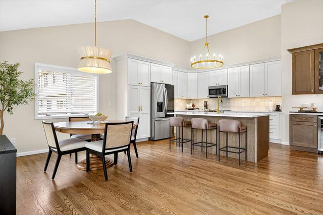 805 KENSINGTON ROAD, Neenah, WI 54956