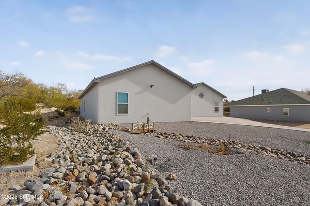 4032 Nemesh Drive, Las Cruces, NM 88005