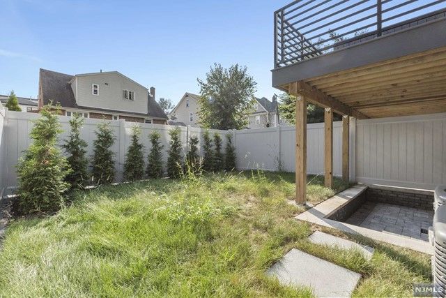 52 Knox Avenue, Cliffside Park, NJ 07010
