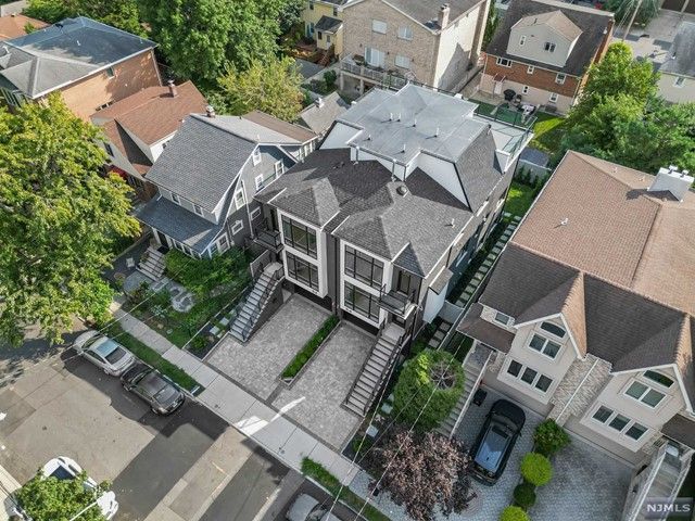 52 Knox Avenue, Cliffside Park, NJ 07010