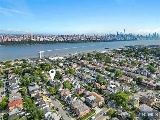 52 Knox Avenue, Cliffside Park, NJ 07010