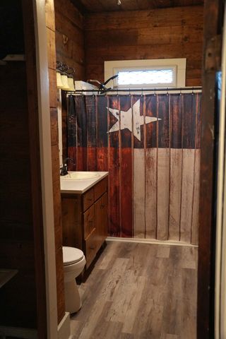 1307 Granbury Street, Cleburne, TX 76033