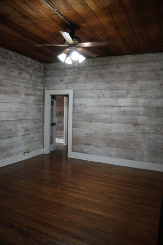 1307 Granbury Street, Cleburne, TX 76033