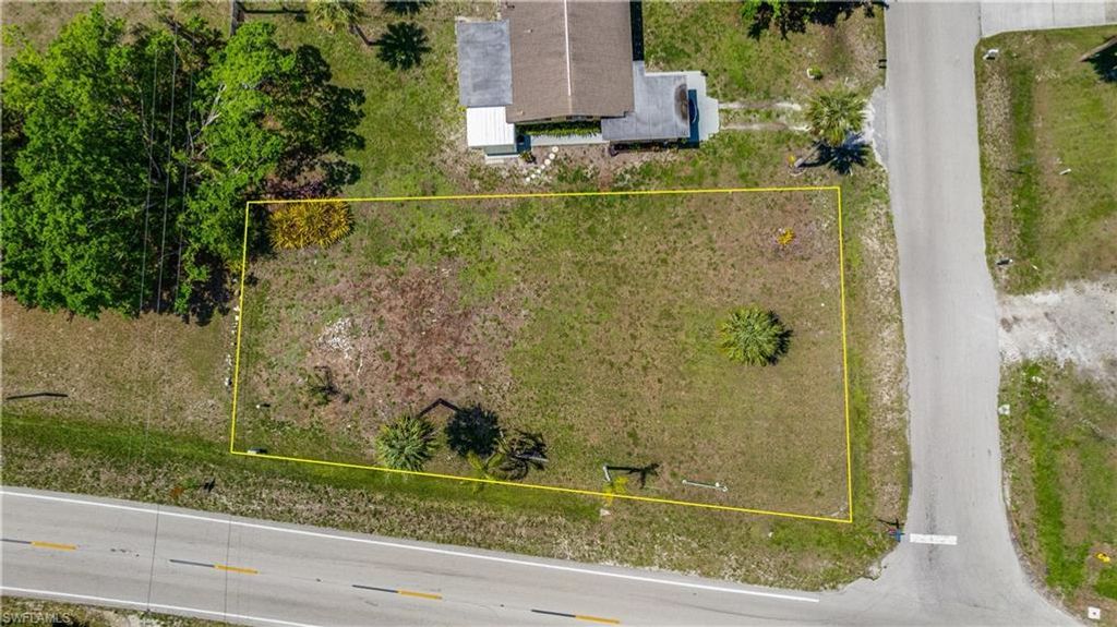 335 Ottumwa AVE, FORT MYERS, FL 33905 — photo 4