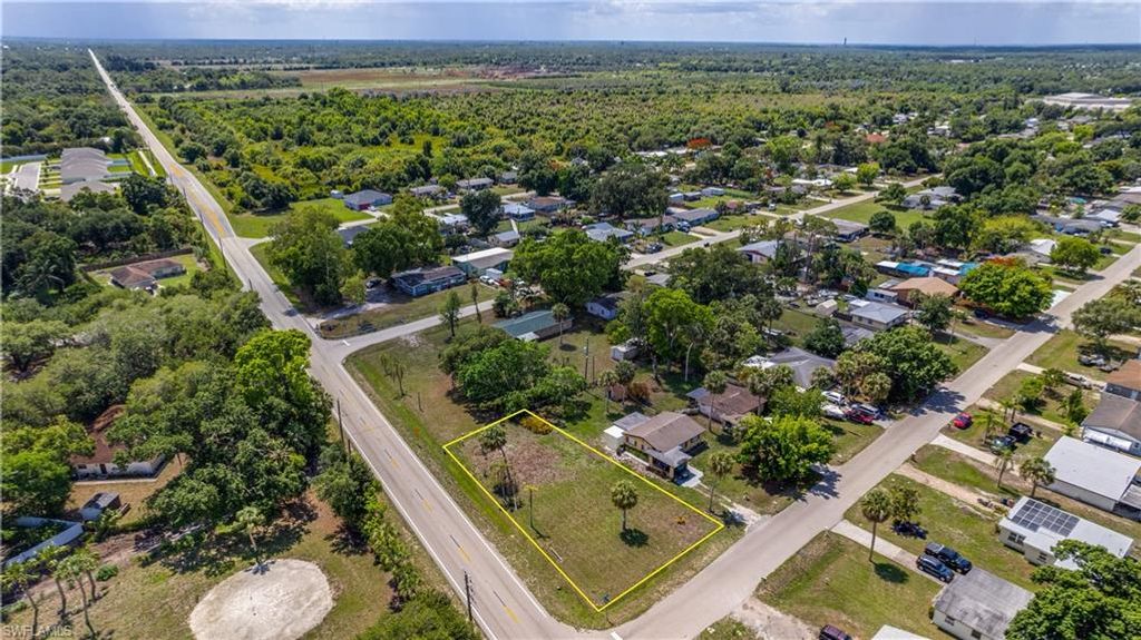 335 Ottumwa AVE, FORT MYERS, FL 33905 — photo 5