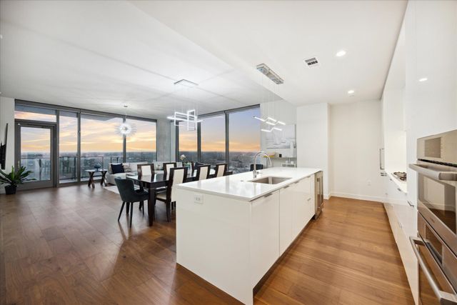 44 East Ave 3301, Austin, TX 78701