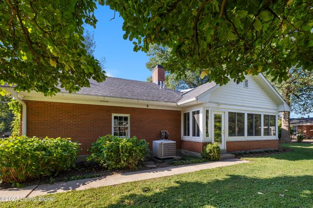 8117 Watterson Trail, Louisville, KY 40299