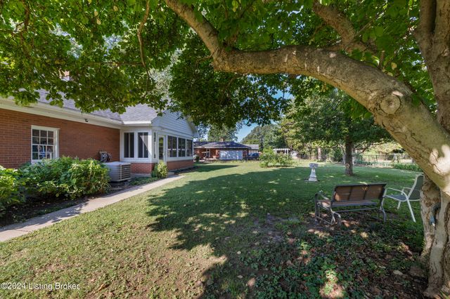 8117 Watterson Trail, Louisville, KY 40299