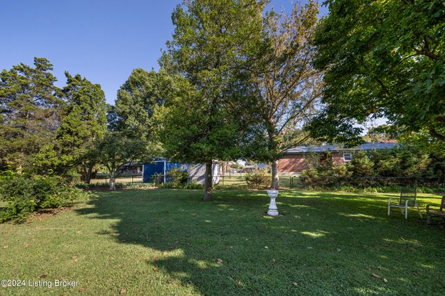 8117 Watterson Trail, Louisville, KY 40299