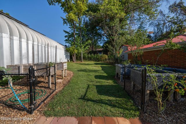 8117 Watterson Trail, Louisville, KY 40299