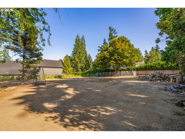 1890 EGAN Way, Lake Oswego, OR 97034