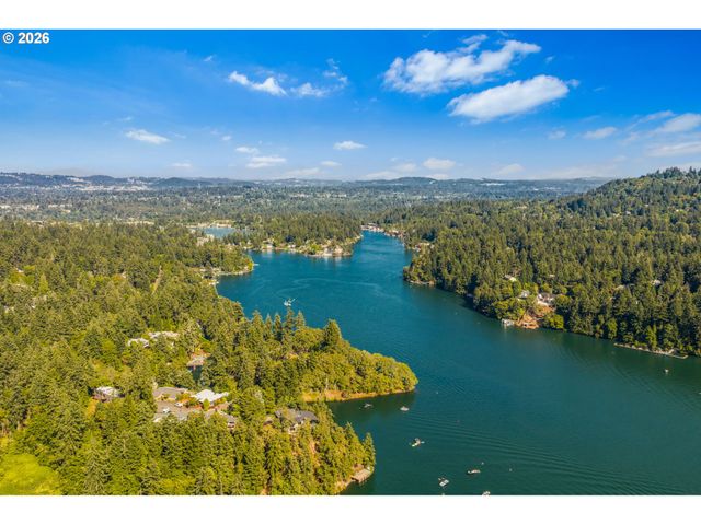 1890 EGAN Way, Lake Oswego, OR 97034
