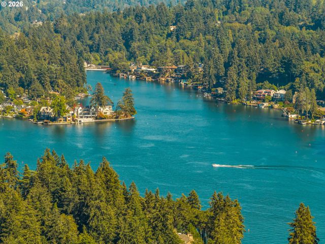 1890 EGAN Way, Lake Oswego, OR 97034