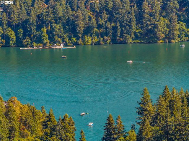 1890 EGAN Way, Lake Oswego, OR 97034